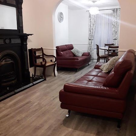 Ferienwohnung Cosy @ Coleraine Beside Train+Bus Station Exterior foto