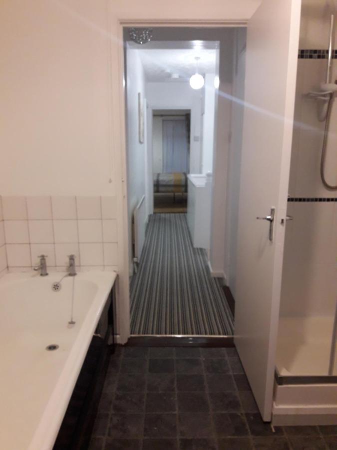 Ferienwohnung Cosy @ Coleraine Beside Train+Bus Station Exterior foto